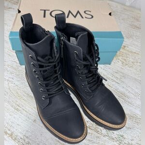 TOMS Black woman’s Boots Alaya